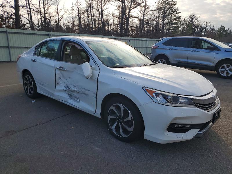Photo 4 from auction – 2017 HONDA ACCORD with VIN 1HGCR2F72HA278070