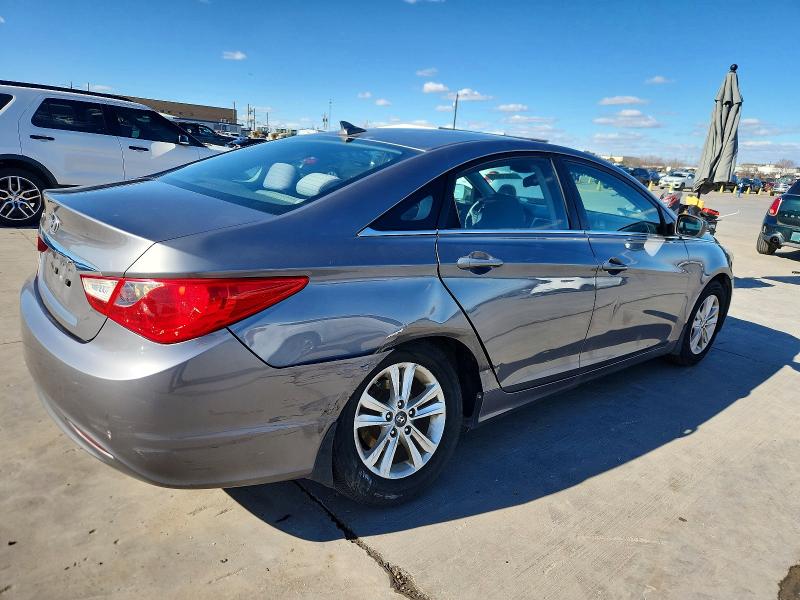 Photo 3 from auction – 2012 HYUNDAI SONATA GLS with VIN 5NPEB4ACXCH372419
