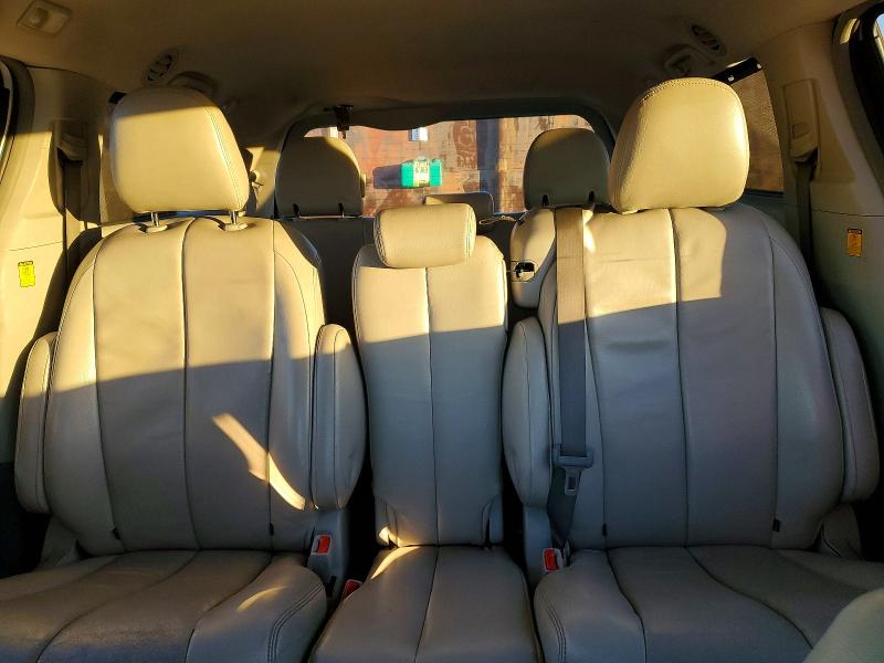 Photo 10 from auction – 2011 TOYOTA SIENNA with VIN 5TDKK3DCXBS113690