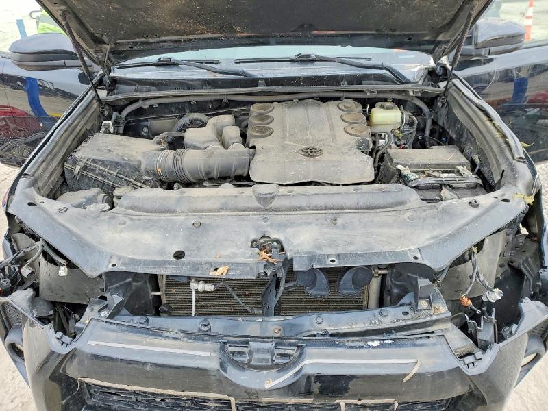 Photo 12 from auction – 2018 TOYOTA 4RUNNER SR with VIN JTEBU5JR0J5485893
