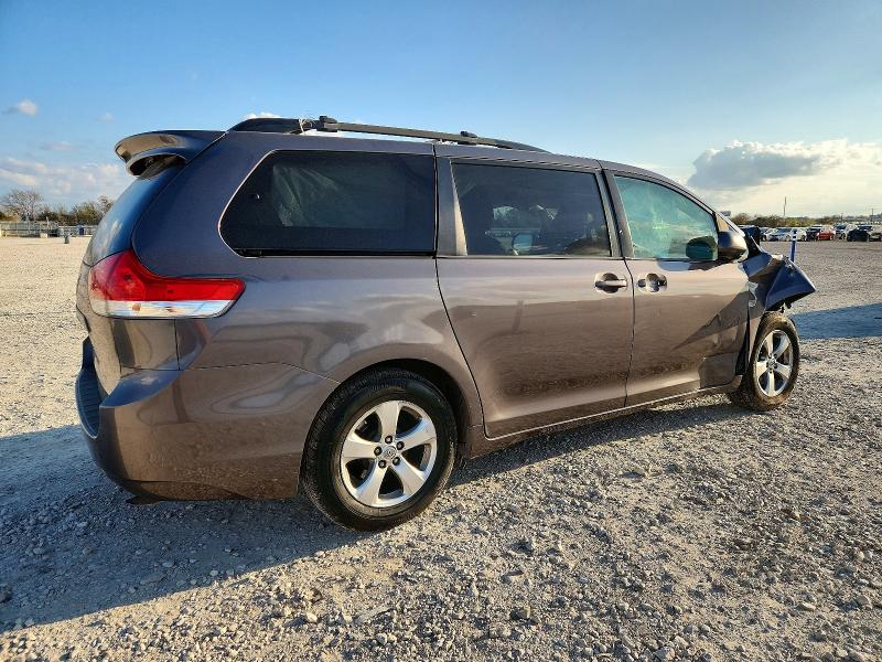 Photo 3 from auction – 2014 TOYOTA SIENNA with VIN 5TDKK3DC1ES454979