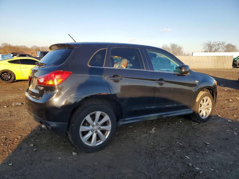 Photo 3 from auction – 2014 MITSUBISHI OUTLANDER with VIN 4A4AR4AU7EE027427