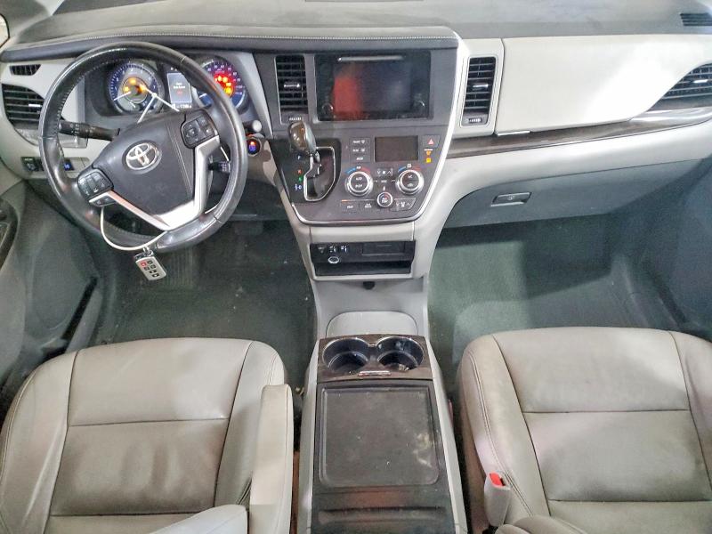Photo 8 from auction – 2015 TOYOTA SIENNA XLE with VIN 5TDYK3DCXFS545938