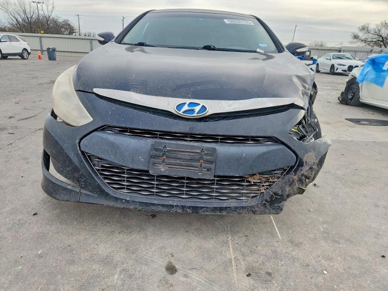 Photo 5 from auction – 2013 HYUNDAI SONATA with VIN KMHEC4A44DA092229