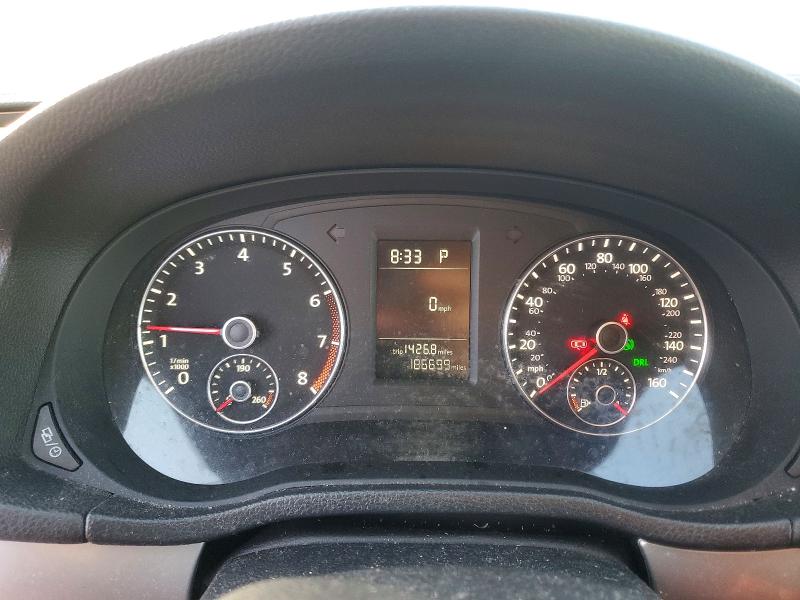 Photo 9 from auction – 2013 VOLKSWAGEN PASSAT S with VIN 1VWAH7A37DC030189