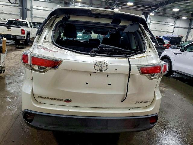 Photo 6 from auction – 2015 TOYOTA HIGHLANDER with VIN 5TDJKRFH0FS146825