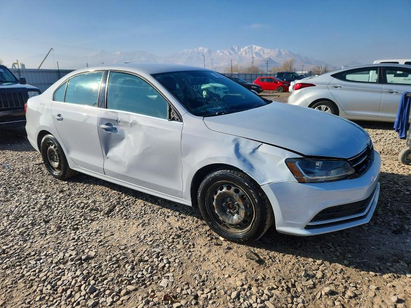 Photo 4 from auction – 2017 VOLKSWAGEN JETTA S with VIN 3VW2B7AJ5HM405070
