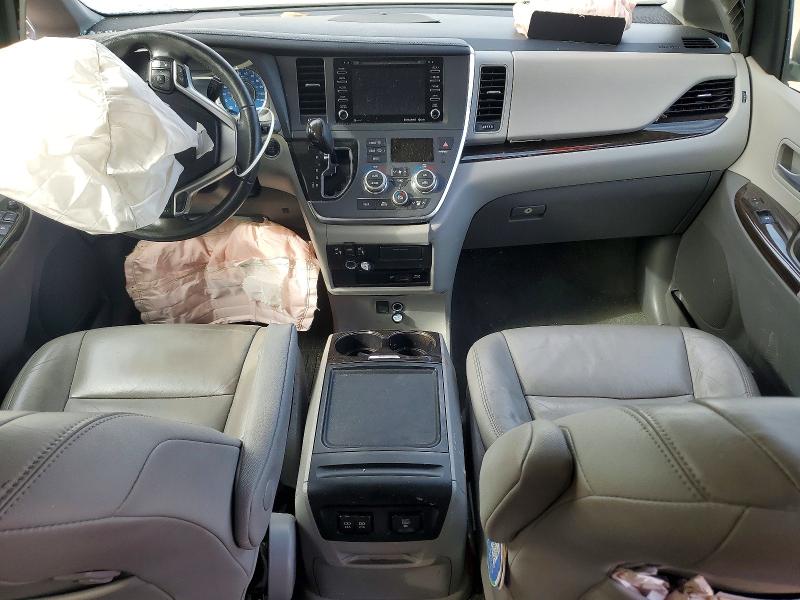 Photo 8 from auction – 2019 TOYOTA SIENNA XLE with VIN 5TDDZ3DCXKS216029