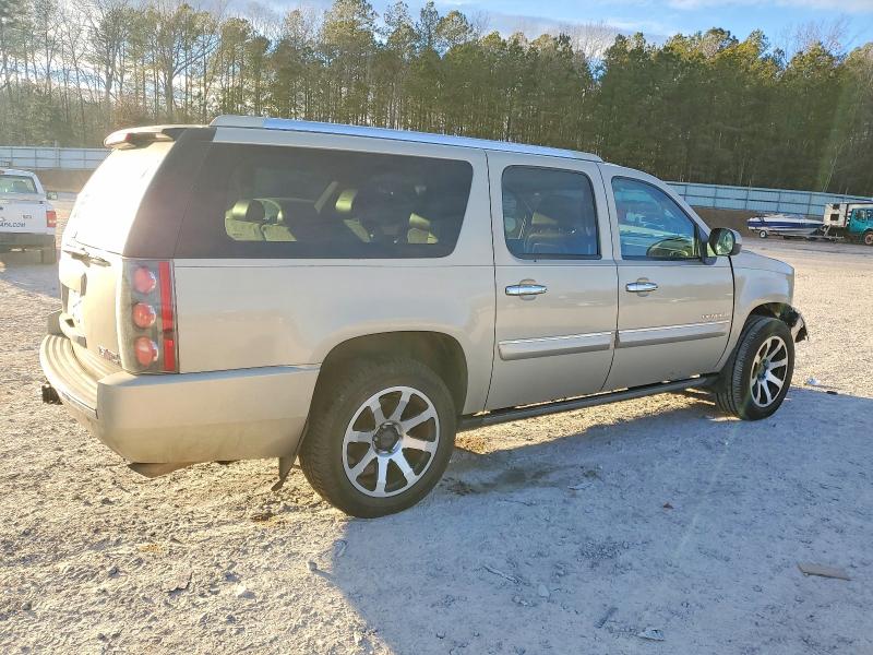 Photo 3 from auction – 2008 GMC YUKON with VIN 1GKFK66828J135544