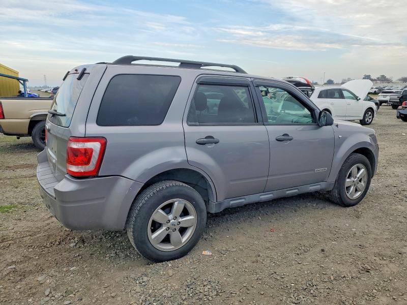Photo 3 from auction – 2008 FORD ESCAPE XLT with VIN 1FMCU03138KA82176
