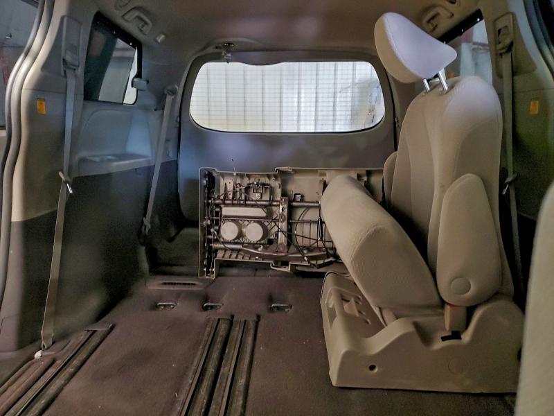 Photo 10 from auction – 2011 TOYOTA SIENNA LE with VIN 5TDKK3DC6BS007222