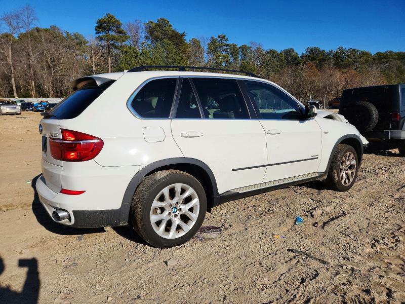 Photo 3 from auction – 2013 BMW X5 XDRIVE3 with VIN 5UXZV4C54D0B12038
