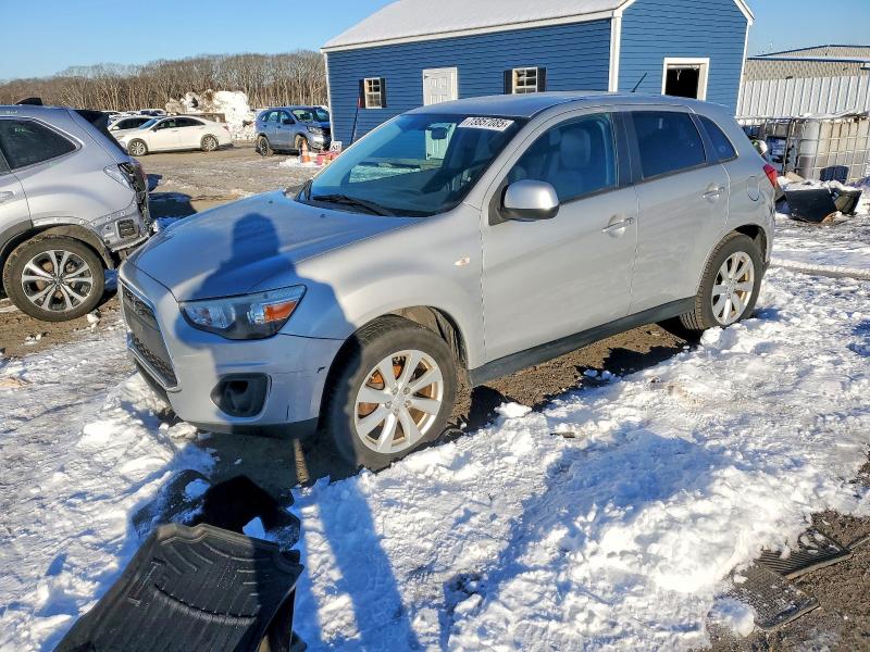 MITSUBISHI OUTLANDER 2015 with VIN 4A4AP3AW5FE048733 - Photo from auction