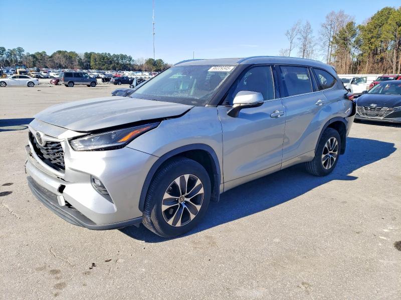 TOYOTA HIGHLANDER 2021 with VIN 5TDGZRBH2MS155325 - Photo from auction