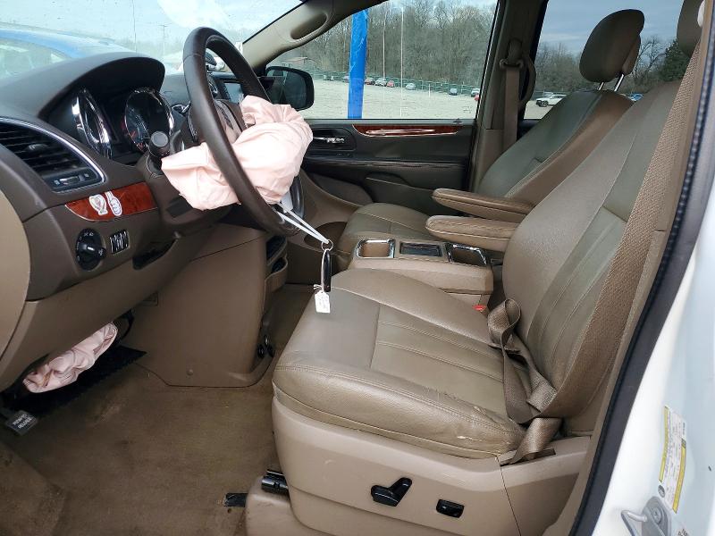 Photo 7 from auction – 2016 CHRYSLER TOWN & COU with VIN 2C4RC1BG0GR187948