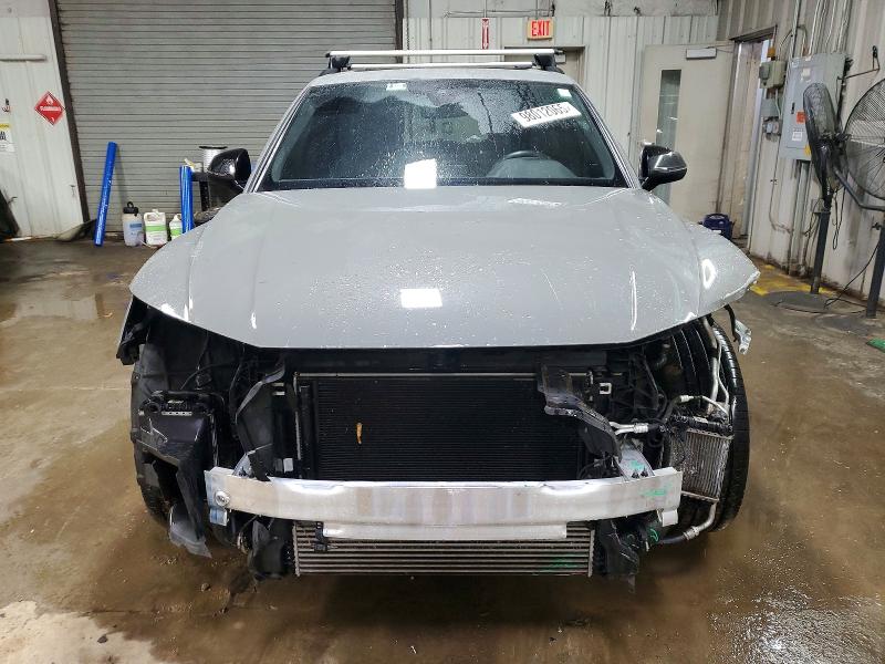 Photo 5 from auction – 2019 AUDI SQ5 PREMIU with VIN WA1B4AFY4K2097513