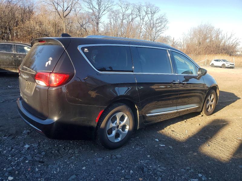 Photo 3 from auction – 2017 CHRYSLER PACIFICA T with VIN 2C4RC1EG1HR634428