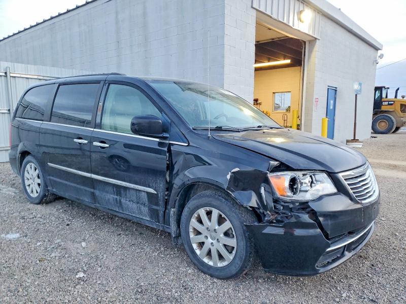 Photo 4 from auction – 2015 CHRYSLER TOWN & COU with VIN 2C4RC1BG3FR539306