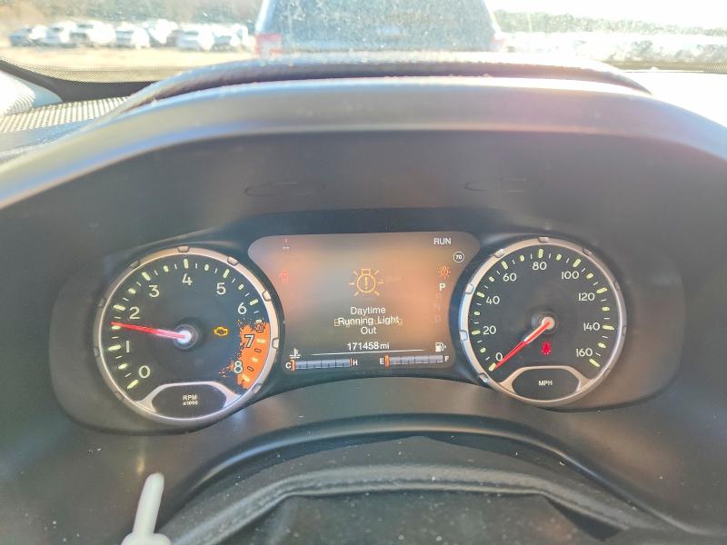 Photo 9 from auction – 2016 JEEP RENEGADE L with VIN ZACCJBDT0GPE09789
