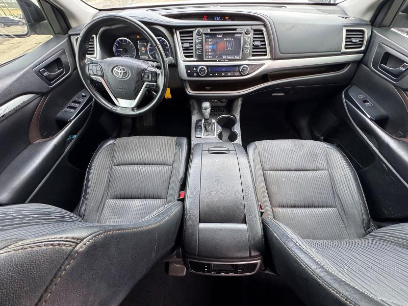 Photo 9 from auction – 2019 TOYOTA HIGHLANDER with VIN 5TDBZRFH2KS988611