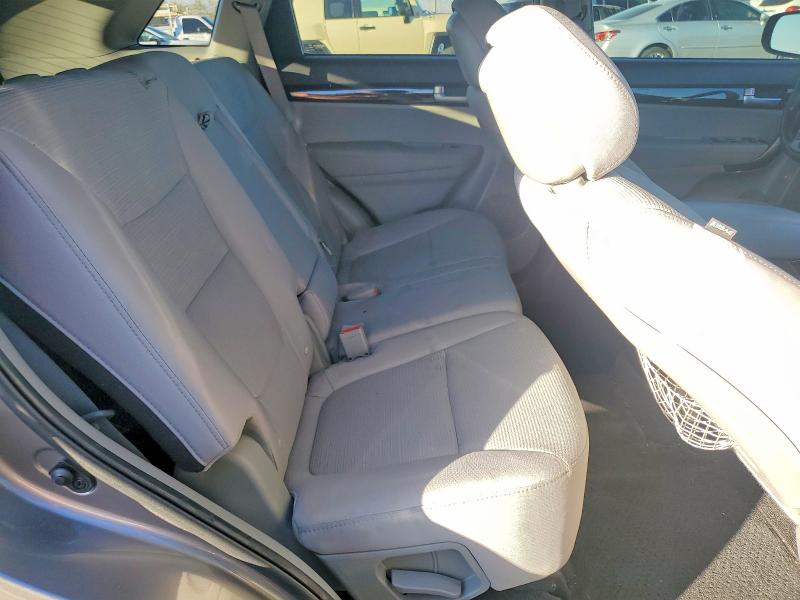 Photo 10 from auction – 2015 KIA SORENTO LX with VIN 5XYKTCA68FG567791