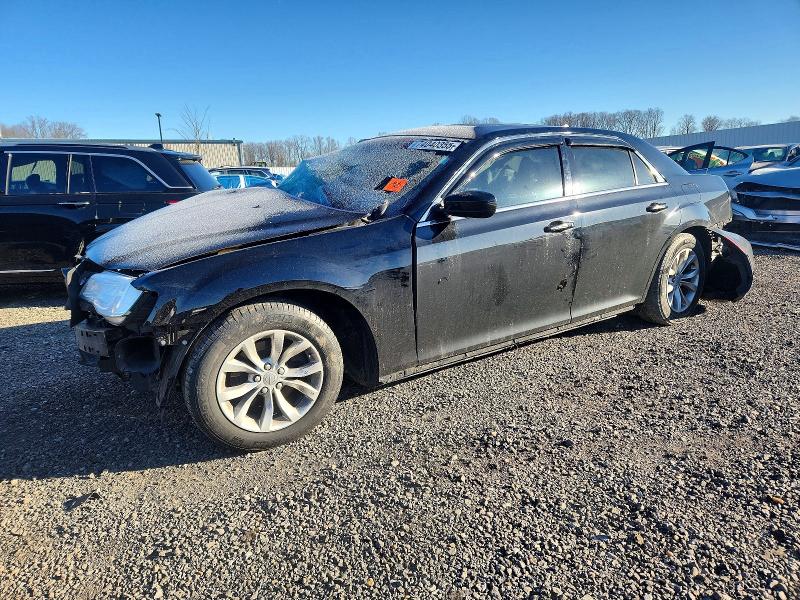 CHRYSLER 300 LIMITE 2015 with VIN 2C3CCAAG4FH899122 - Photo from auction