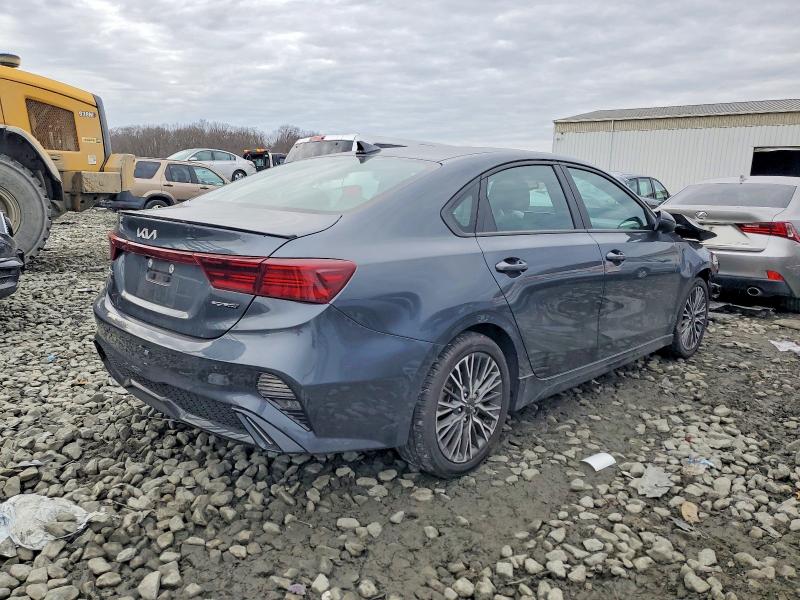 Photo 3 from auction – 2022 KIA FORTE GT L with VIN 3KPF54AD5NE421702