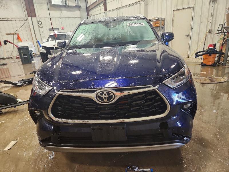 Photo 5 from auction – 2022 TOYOTA HIGHLANDER with VIN 5TDFZRBH9NS228400
