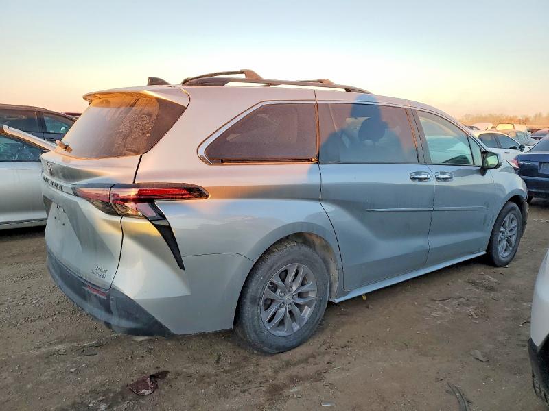 Photo 3 from auction – 2022 TOYOTA SIENNA with VIN 5TDYRKEC2NS085645