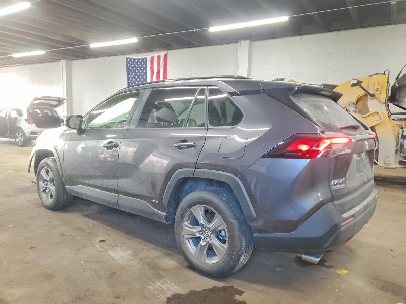 Photo 2 from auction – 2025 TOYOTA RAV4 XLE with VIN JTMRWRFV1SJ079950