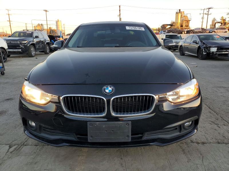 Zdjęcie 5 z aukcji – 2017 BMW 320 z VIN WBA8E1G32HNU15925