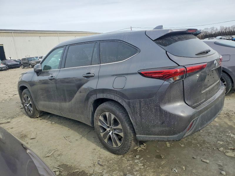 Photo 2 from auction – 2021 TOYOTA HIGHLANDER with VIN 5TDHARAH6MS011936