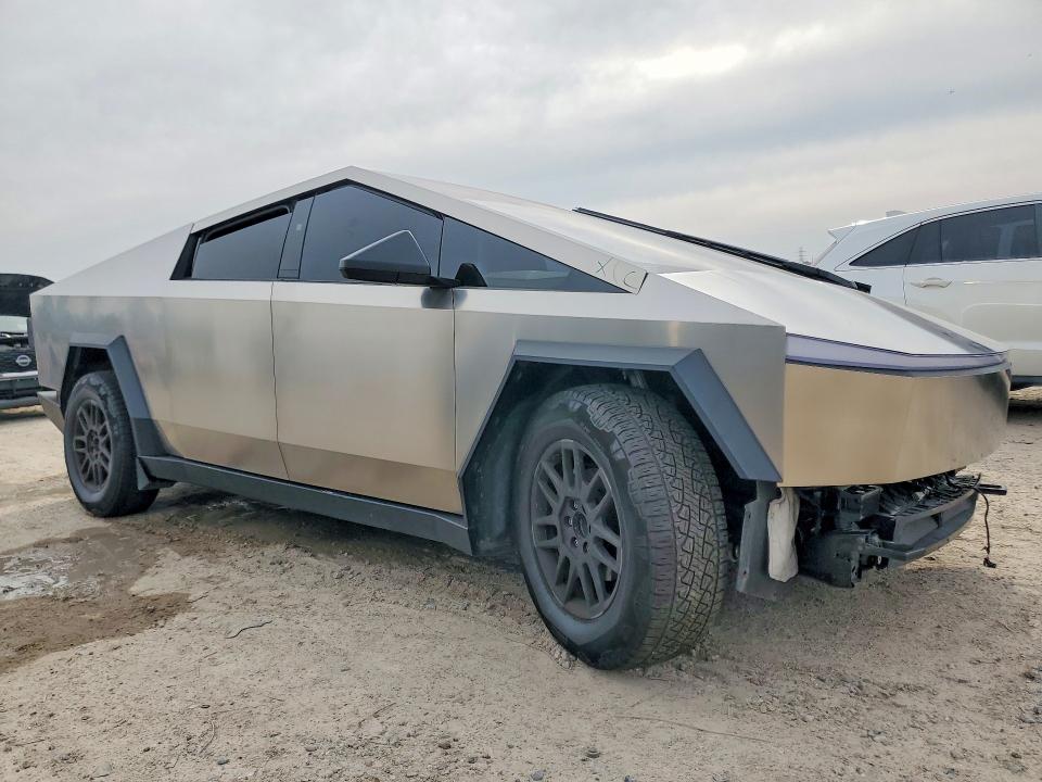 Photo 4 from auction – 2025 TESLA CYBERTRUCK with VIN 7G2CEHED7SA077245