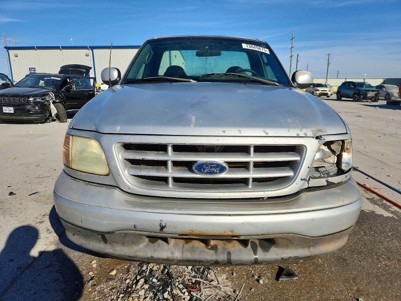 Снимка 5 от търг – 2003 FORD F150 с VIN 2FTRF172X3CB08867