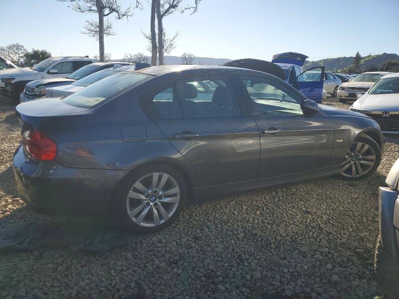 Photo 3 from auction – 2006 BMW 325 I AUTO with VIN WBAVB17536NK38487