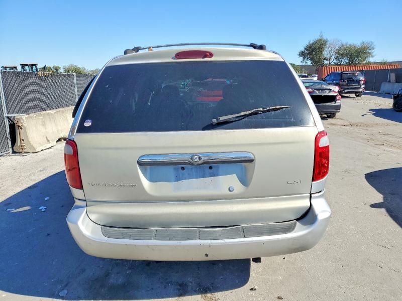 Photo 6 from auction – 2001 CHRYSLER TOWN & COU with VIN 2C4GP54L71R404688