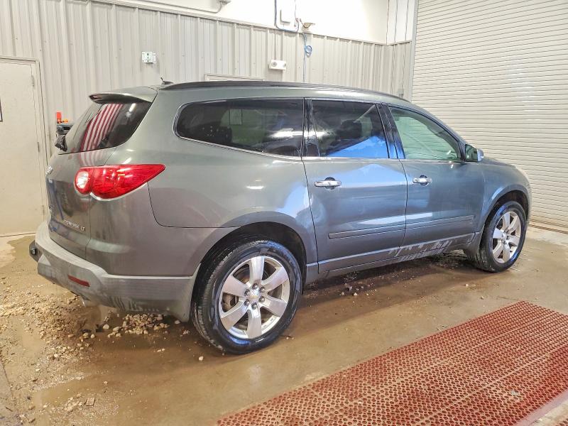 Photo 3 from auction – 2010 CHEVROLET TRAVERSE L with VIN 1GNLVFED8AJ235200