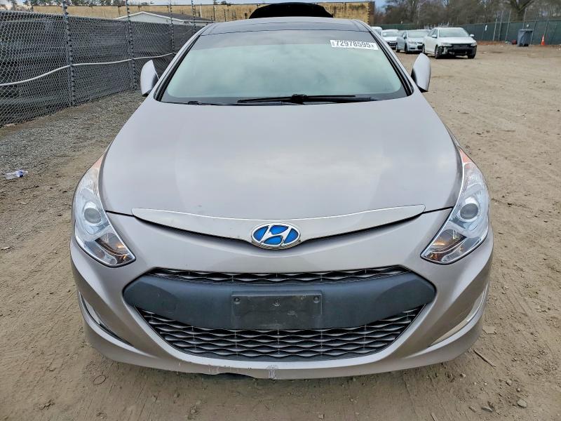 Photo 5 from auction – 2012 HYUNDAI SONATA with VIN KMHEC4A40CA024492