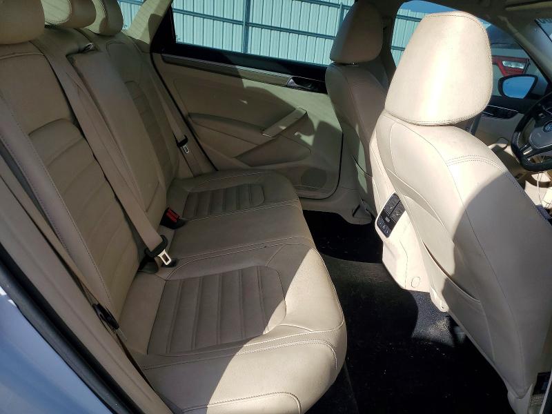 Photo 10 from auction – 2017 VOLKSWAGEN PASSAT with VIN 1VWCT7A36HC076478