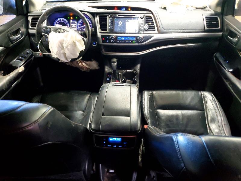Photo 8 from auction – 2018 TOYOTA HIGHLANDER with VIN 5TDKZRFH8JS253419
