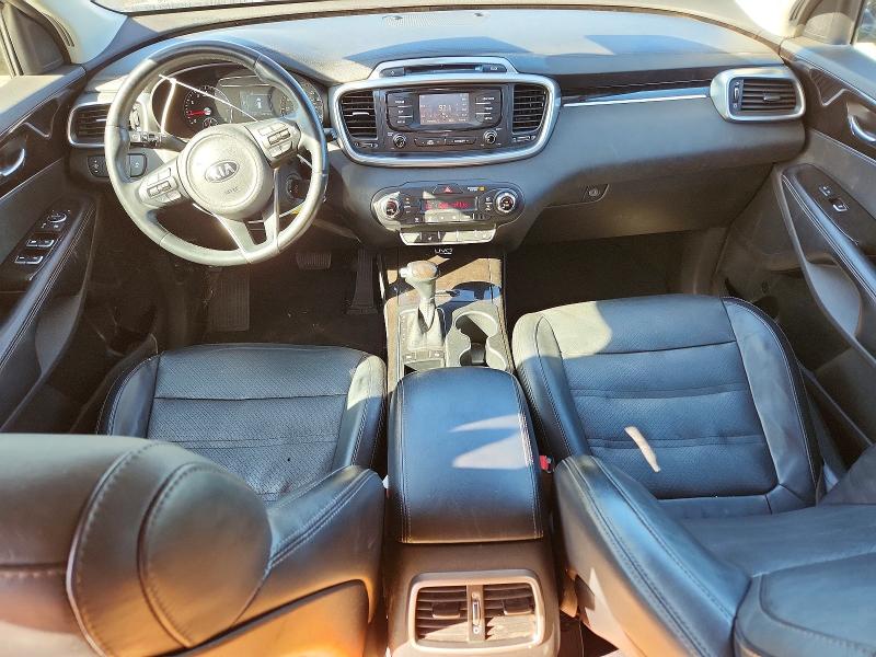 Photo 8 from auction – 2016 KIA SORENTO EX with VIN 5XYPH4A50GG158366