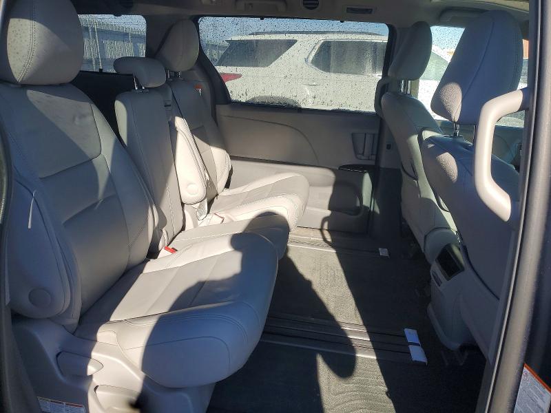 Photo 10 from auction – 2015 TOYOTA SIENNA XLE with VIN 5TDYK3DC3FS646352