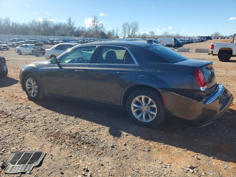 Photo 2 from auction – 2016 CHRYSLER 300 LIMITE with VIN 2C3CCAAGXGH208094