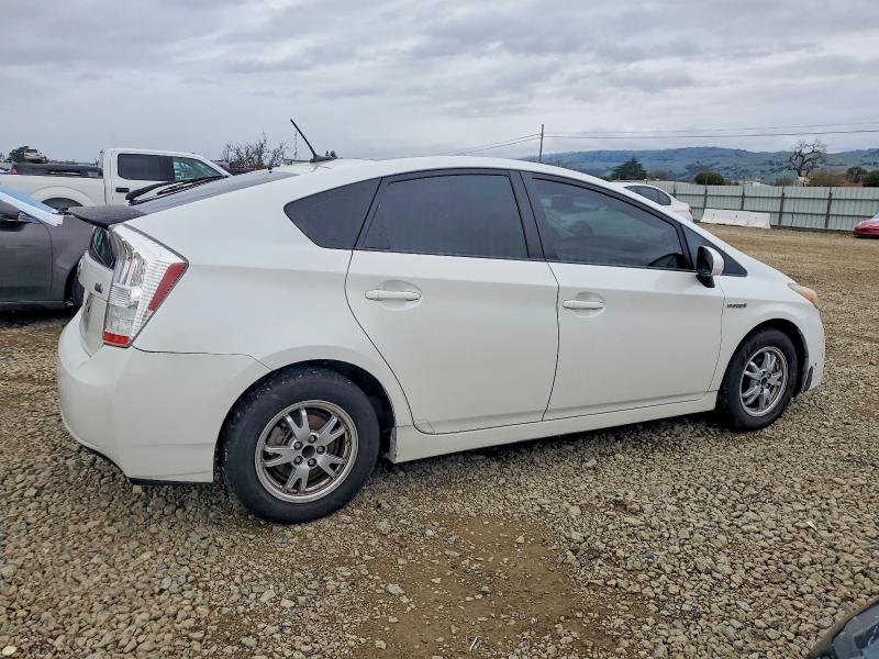 Photo 3 from auction – 2011 TOYOTA PRIUS with VIN JTDKN3DU2B0290950