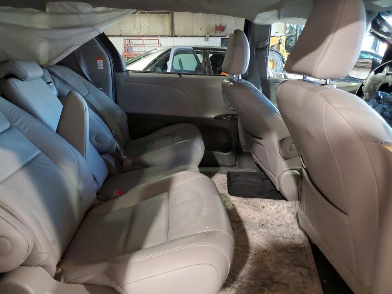 Photo 11 from auction – 2016 TOYOTA SIENNA with VIN 5TDYK3DCXGS711425