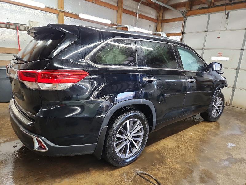 Photo 3 from auction – 2018 TOYOTA HIGHLANDER with VIN 5TDJZRFH3JS535639