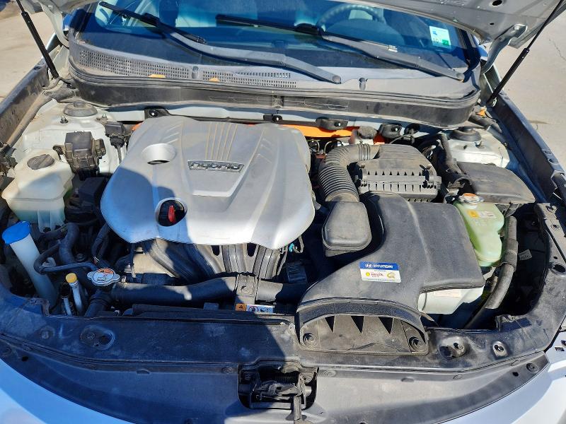 Photo 11 from auction – 2014 HYUNDAI SONATA HYB with VIN KMHEC4A49EA114663