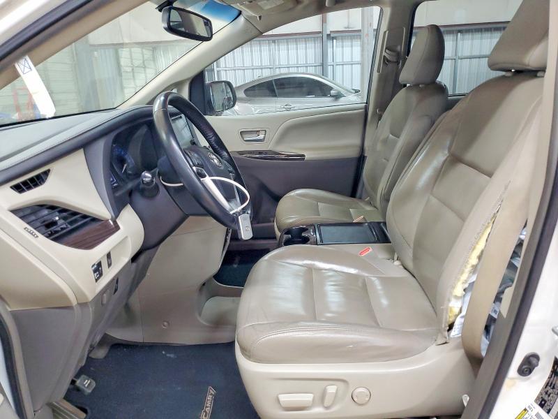Photo 7 from auction – 2016 TOYOTA SIENNA XLE with VIN 5TDYK3DC4GS720850