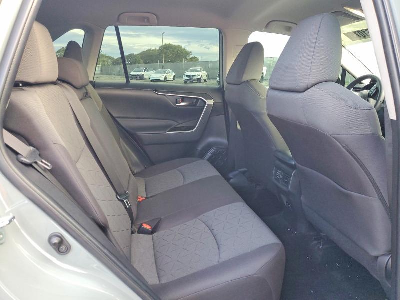 Photo 11 from auction – 2022 TOYOTA RAV4 XLE with VIN 2T3P1RFV1NW306369