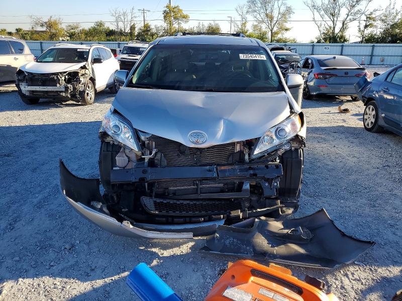 Photo 5 from auction – 2016 TOYOTA SIENNA with VIN 5TDYK3DC9GS724781